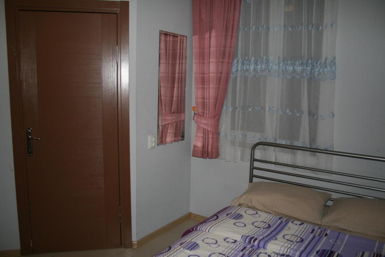 Why Me Eco-Friendly Hostel Tbilisi Exterior photo